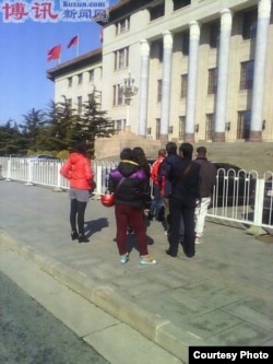 北京山西等地公民向人民代表递交建议书被抓。(图片由博讯提供)