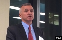 前美国负责亚太事务的副助理国务卿, 普林斯顿大学政治学教授托马斯·克里斯藤森(Thomas J. Christensen,柯庆生) (美国之音方冰)