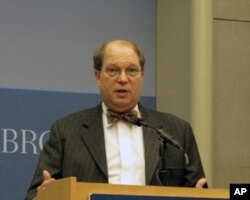 乔治华盛顿大学讲师、传统基金会研究员罗森茨魏希