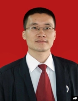 唐荆陵(档案照片)