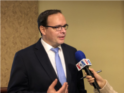 德国新疆问题学者郑国恩(美国之音李逸华拍摄)