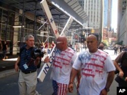 反对兴建伊斯兰文化中心的塔可曼尼塔可斯