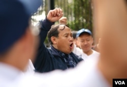 民运人士王军涛呼吁中国结束一党专制。(美国之音章真拍摄)