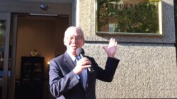 资料照:台湾驻美代表高硕泰2018年5月9日主持驻美国台北经济文化代表处领务组公开挂牌揭牌仪式 (美国之音钟辰芳拍摄)