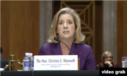前国防部次长沃姆斯女士2017年12月13日在国会作证 (美国国会视频截图)