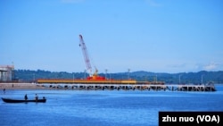 资料照片:缅甸若开邦的皎漂市是中缅油气管道的起点。(美国之音朱诺拍摄,2013年11月11日)