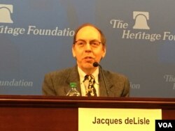 滨州大学法学与政治学教授、东亚研究中心主任戴杰 (美国之音钟辰芳拍摄)