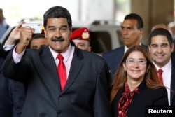 马杜罗2018年5月22日庆祝自己大选获胜(路透社)