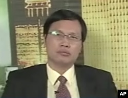 北京理工大学经济学教授胡星斗