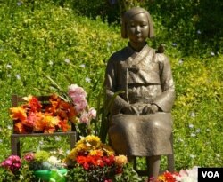 加州的慰安妇塑像(美国之音国符拍摄)