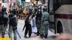 2020年5月27日,港人聚集抗议中国人大强推香港国安法,警察加紧围捕示威者,一些中学女生也被抓。(网络图片)