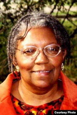 戴顿大学法学院教授韦尔内利亚•兰德尔