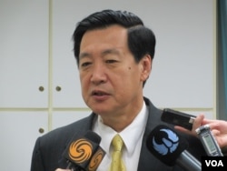 台湾执政党国民党立委费鸿泰(美国之音张永泰拍摄)