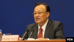 新疆维吾尔自治区主席雪克来提·扎克尔谈新疆发展与暴恐(美国之音东方拍摄)