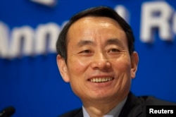 2008年3月中国石油天然气股份有限公司董事长蒋洁敏在香港记者会上。2014年6月30日中共中央政治局会议宣布将蒋洁敏开除党籍,移送司法机关。