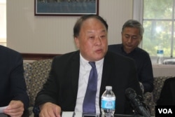 纽约世界日报副总编魏碧洲 (美国之音方冰拍摄)