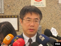 台湾在野党民进党立委黄伟哲(美国之音张永泰拍摄 )