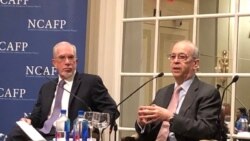 东亚政策研究中心和布鲁金斯学会的高级研究员李维亚(Evans J.R. Revere, 左)和美国前负责亚太事务的助理国务卿丹尼尔·拉塞尔(Daniel Russel)(方冰拍摄)