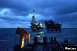 中国国企巨头中海油在渤海辽东湾的海上钻井平台。(资料照)中海油先后有一些高管因为贪腐而落马