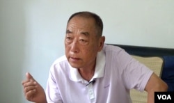 孙继龙接受林森采访(VOA视频截图)