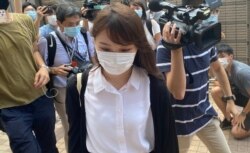 前香港众志成员周庭因反送中运动包围警察总部,被控煽惑他人参与未经批准集结, 2020年12月初被判入狱10个月。关注囚权的前立法会议员邵家臻表示,惩教署以 周庭广受社会及国际关注等"莫须有"理由,12月31 日将周庭当作"甲级犯"转往 高设防监狱单独囚禁。