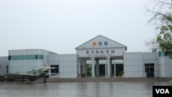 雨中的飞虎队纪念馆(美国之音林森拍摄)