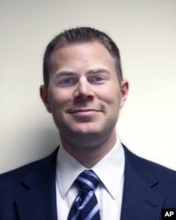 美国企业协会资深研究员迈克尔·马萨