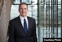 巴尔的摩大学法学院教授莫蒂默•赛乐斯(Mortimer Sellers) (照片来源:Craig Weiman)