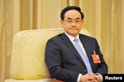 2016年3月6日,中国互联网监管机构网信办副主任徐麟出席了在北京举行的全国人大会议小组讨论会。