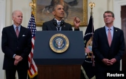 美国总统奥巴马在副总统拜登和国防部长卡特伴随下在白宫讨论关闭古巴关塔纳摩湾监狱的计划(2016年2月23日)