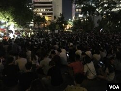 2019年9月6日香港民众在遮打花园集会抗议警方“滥捕”。(美国之音黎堡)