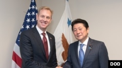 美国副防长沙纳汉2018年1月会见到访的日本主管太空事物的官员(美国国防部照片)