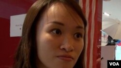 卡萝.王来自纽约州,是奥巴马支持者(美国之音 谭嘉琪拍摄)