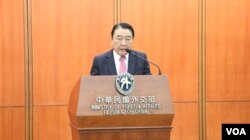 马尼拉经济文化办事处(MECO)理事长培瑞茲(美国之音李逸华拍摄)