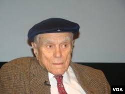 曾经是中共党员的美国人李敦白(美国之音宋德成拍摄)