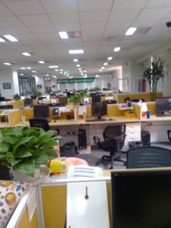 刘力朋工作期间新浪微博审核部门办公室 (刘力朋提供)