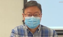 公民党前立法会议员、浸会大学政治及国际关系学系副教授陈家洛表示,“未审先囚”对民主派初选47人案,被还柙接近一年的被告极之不公平 (美国之音/汤惠芸)