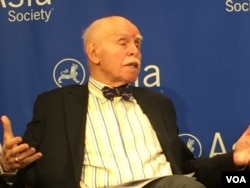 纽约大学法学院教授孔杰荣(美国之音方冰拍摄)