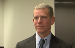 前美国海军作战部战略分析员布赖恩·克拉克 (美国之音黎堡拍摄)