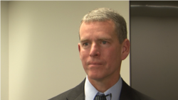 前美国海军作战部战略分析员布赖恩·克拉克 (美国之音黎堡拍摄)