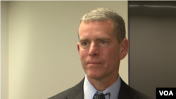 前美国海军作战部战略分析员布赖恩·克拉克 (美国之音黎堡拍摄)