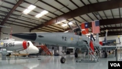 资料照片:位于加利福尼亚州奇诺的扬克斯航空博物馆展示的一架退役的台湾空军F-5E战斗机。