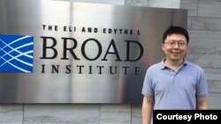 “唐奖”星期天在台北公布了本届“生技医药奖”三位共同得主,图片为华裔美国人张锋(Feng Zhang)。该奖表彰他们在CRISPR/Cas9基因编辑技术上的贡献。他们的发现将大幅改变生物医药研究与疾病治疗的效果,对治疗人类遗传疾病具有极大潜力。 (唐奖基金会提供)