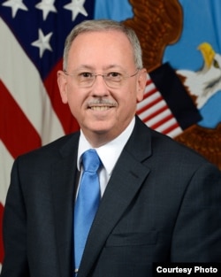 美国国防部负责国防政策的副部长帮办大卫·特拉赫滕贝格(David J. Trachtenberg,美国国防部照片)