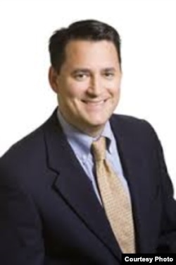 史蒂芬·格鲁福斯,传统基金会高级研究员