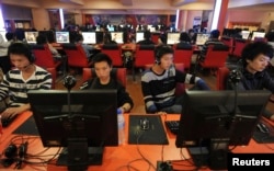 安徽合肥一家网吧(资料照片)