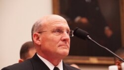 美国海军作战部长吉尔代(Admiral Gilday)在国会作证(美国之音黎堡2020年2月27日摄)