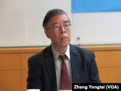 东吴大学人权研究中心访问学者吴仁华(美国之音张永泰拍摄)