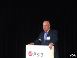 美国卡内基国际和平基金会副会长包道格(2017年11月17日,美国之音海彦拍摄)