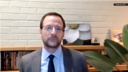 史汀生中心湄公河水坝监测项目主任布莱恩·艾勒(Brian Eyler)2020年12月15日出席网站开通讨论会(史汀生中心会议截图)